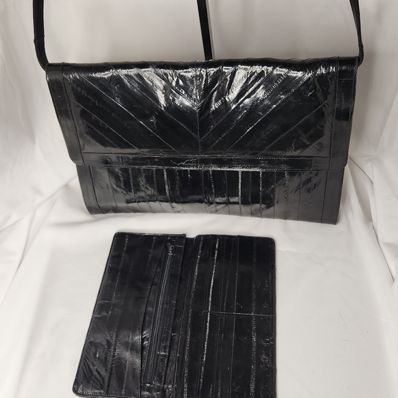 VNTG. GENUINE EEL SKIN SHOULDER BAG & MATCHING BIFOLD WALLET - Picture 2 of 13